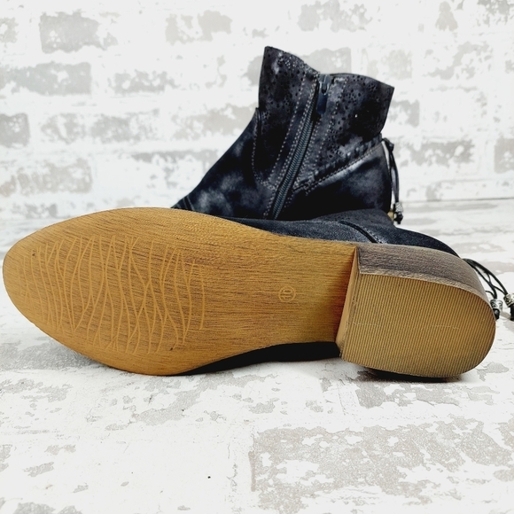 Boutique by Corkys Black Suede Leather Embroidered Western Ankle Boots H235 - Picture 10 of 13